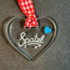 Spatzl Herz aus Acrylglas mit Gravur und kariertem Band
