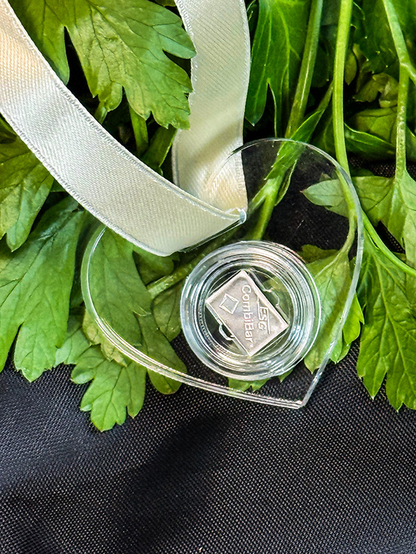 Plexi-Herzwerk – Herz aus Acryglas mit Feinsilberbarren