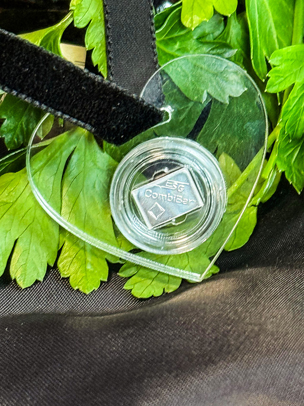 Plexi-Herzwerk – Herz aus Acryglas mit Feinsilberbarren